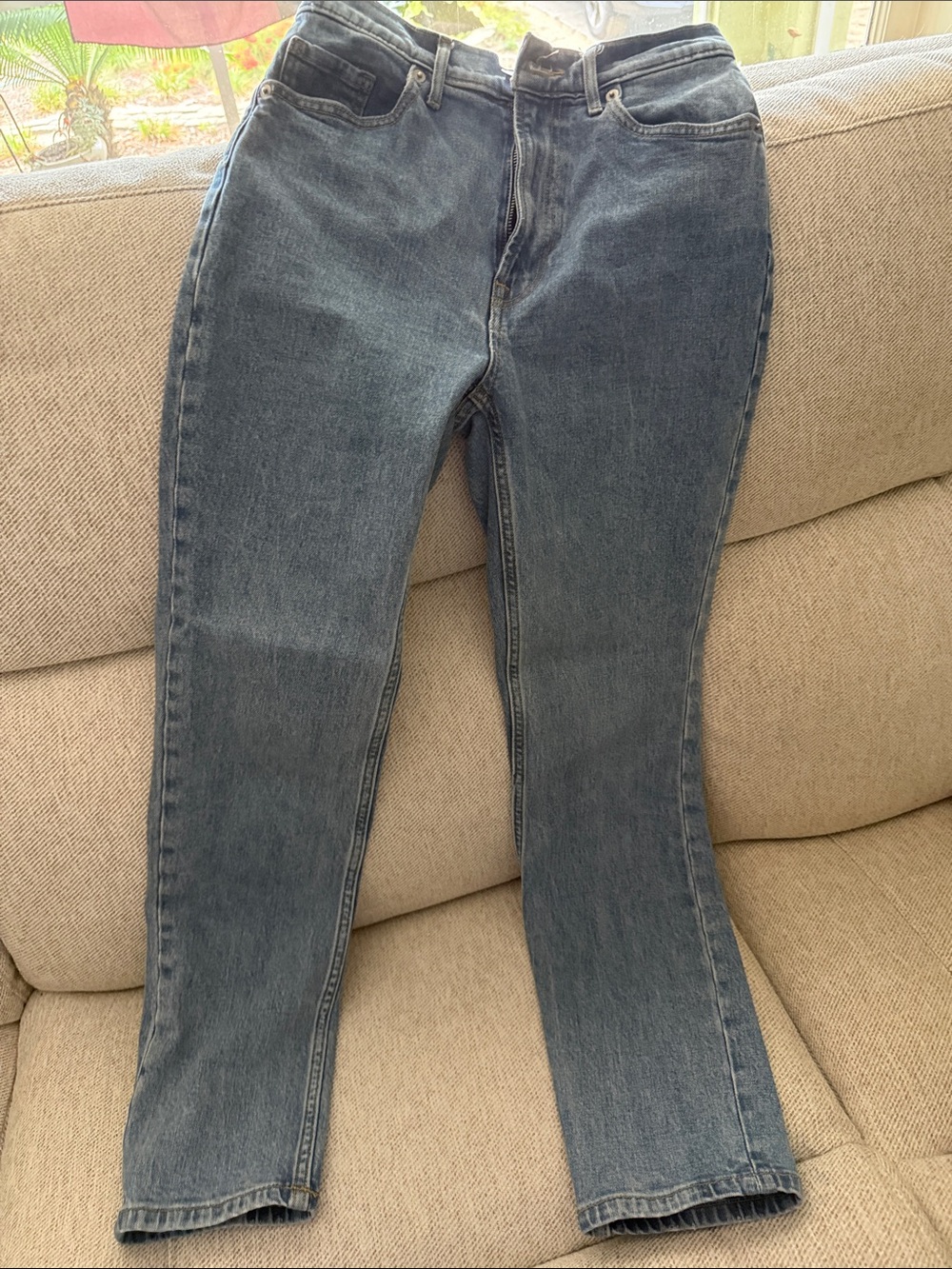 Everlane Original Cheeky Jean, size 25 reg